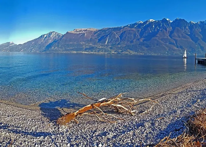 Campione Splendid View By Gardadomusmea Daire Campione del Garda